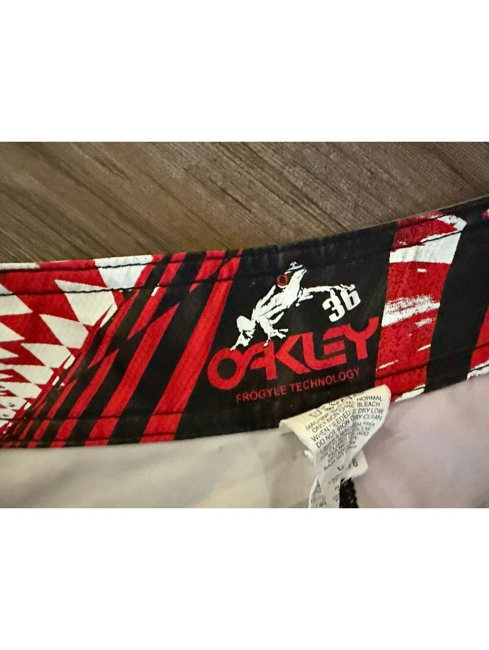 Oakley product pair